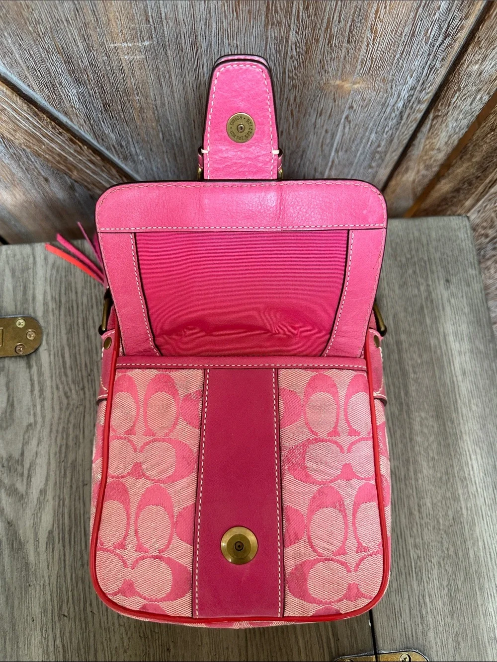 Coach Vintage Y2K Pink Fuchsia Signature C Logo Crossbody Purse Style 2187 - Picture 7 of 14